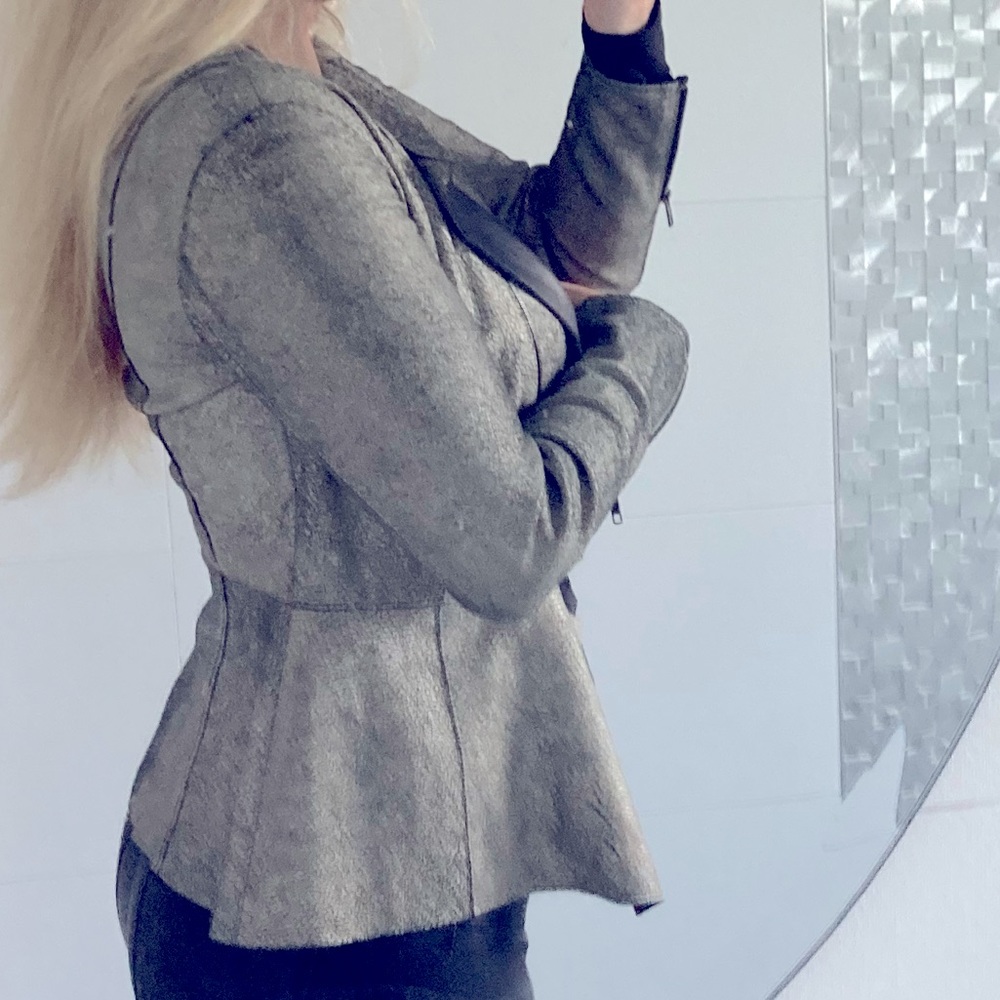 Unique Leather Jacket White / Black Asymmetrical. - image 5